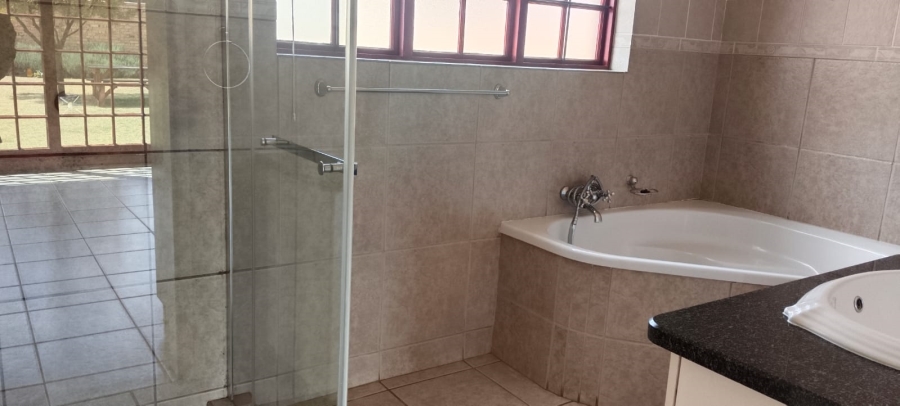 To Let 3 Bedroom Property for Rent in Flamwood North West
